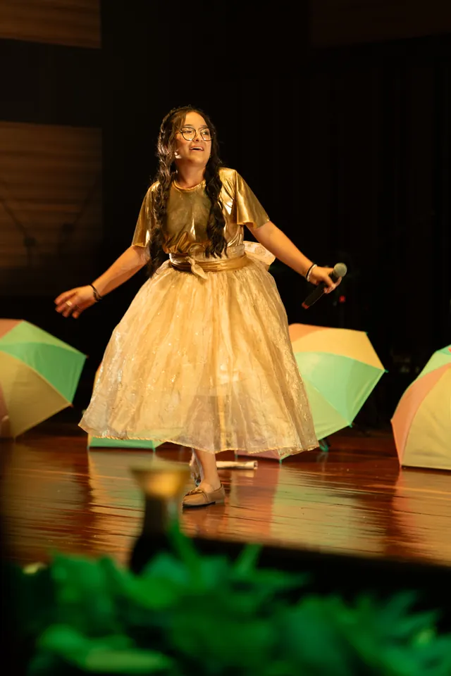 Solista en escena · Colegio León de Judá